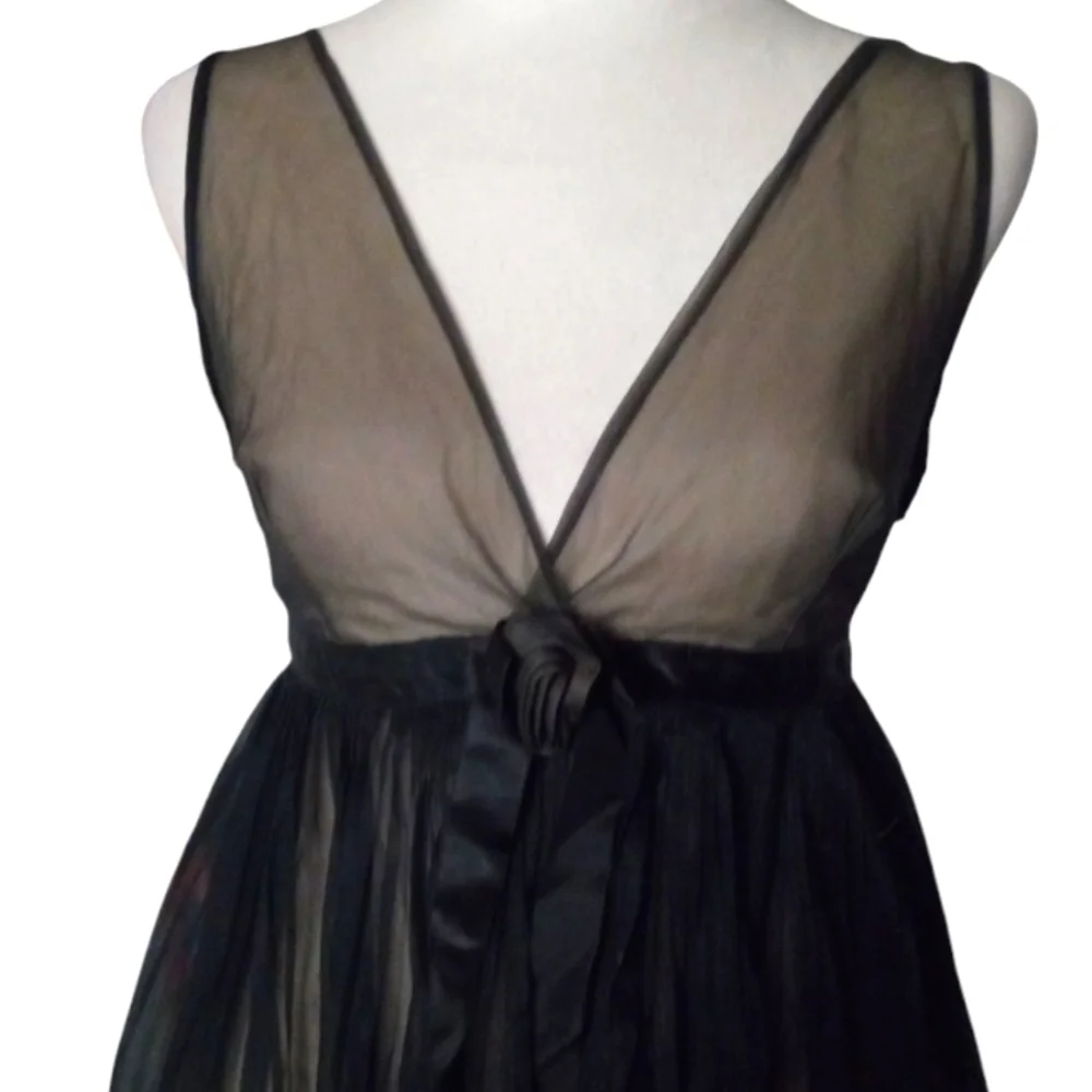 Vintage Evette Black Nude Lined Made In USA Nylon Rosette Nighty Size Small - Picture 2 of 7